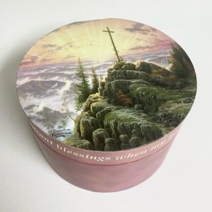 Thomas Kinkade musical jewelry box with mirror. Beautiful Mountaintop scene.